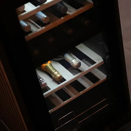 The Bed & Wellness Oisterwijk Sauna, Jacuzzi, Luxury Moergestel