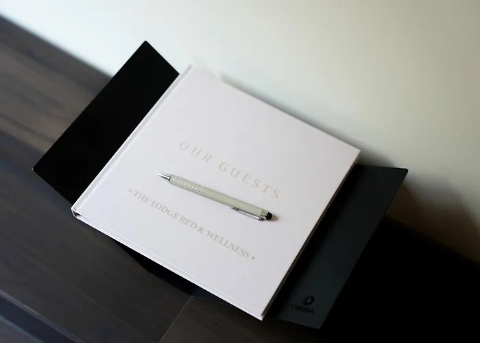 The Bed & Wellness Oisterwijk Sauna, Jacuzzi, Luxury Lodge