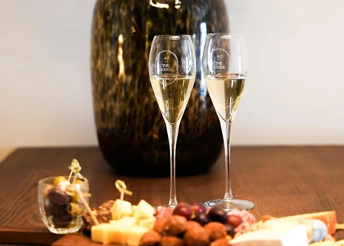 The Bed & Wellness Oisterwijk Sauna, Jacuzzi, Luxury بيت خشبي *