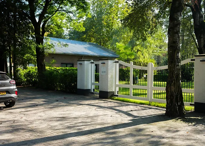 بيت خشبي The Bed & Wellness Oisterwijk Sauna, Jacuzzi, Luxury Moergestel