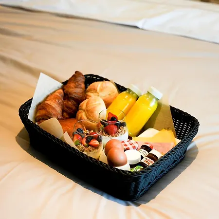 The Bed & Wellness Oisterwijk Sauna, Jacuzzi, Luxury Hytte Moergestel