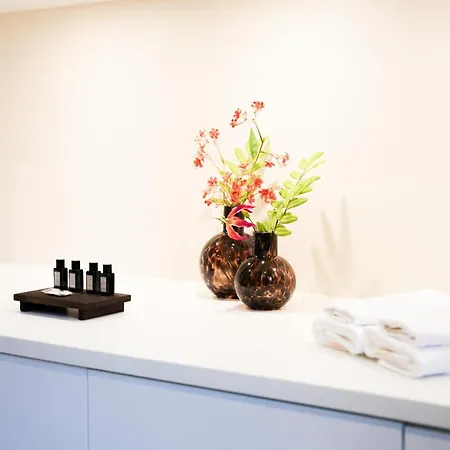 The Bed & Wellness Oisterwijk Sauna, Jacuzzi, Luxury Hytte